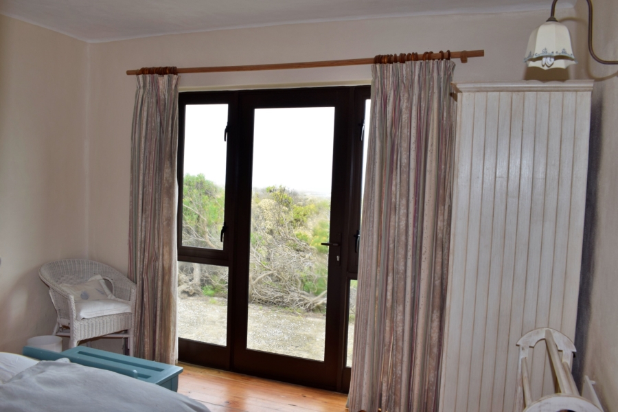 6 Bedroom Property for Sale in Suiderstrand Western Cape